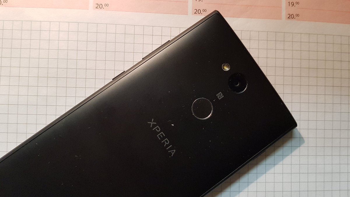 k25pl's tweet photo. Sony #XperiaL2 od @SonyXperiaPL ;) jestem dziwnie spokojny o to, że fajnie się sprzeda o ofertach abonamentowych ^^ https://t.co/InfrTp3TiA