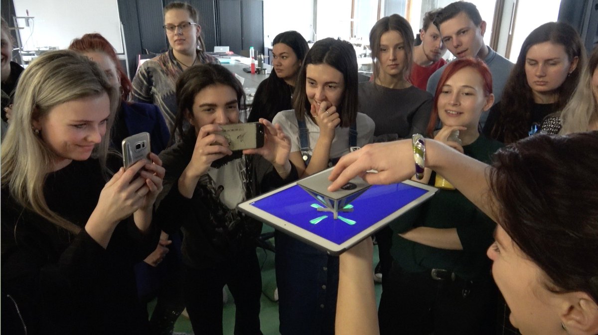 JasnaRok's tweet photo. “What has to happen with the educational system in order to really make sure that shift [from old ways of thinking to innovation-driven thinking] is happening?” @immwillems @wearsustain @materia
#jasnarok #thefutureispresent #MX2018 https://t.co/IMTakHC4c0