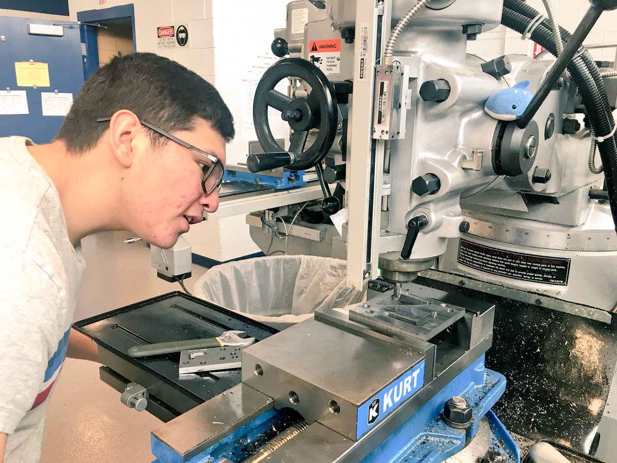 L_Longstreth's tweet image. Whale, whale, whale, it looks like we have a new supervisor in the #WestMetalsLab He runs a tight ship making sure the TMA projects get finished up #IndTech #LeydenPride