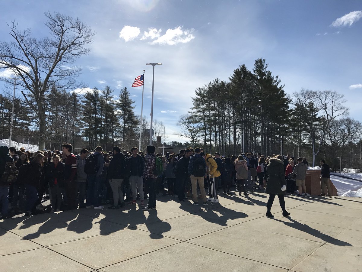 pembrokestuco18's tweet image. Huge thank you to everyone that participated in #NationalWalkoutDay and in remembering the 17 students from Stoneman Douglass HS, because of your support and the millions of other students who participated across the country, change is possible💙