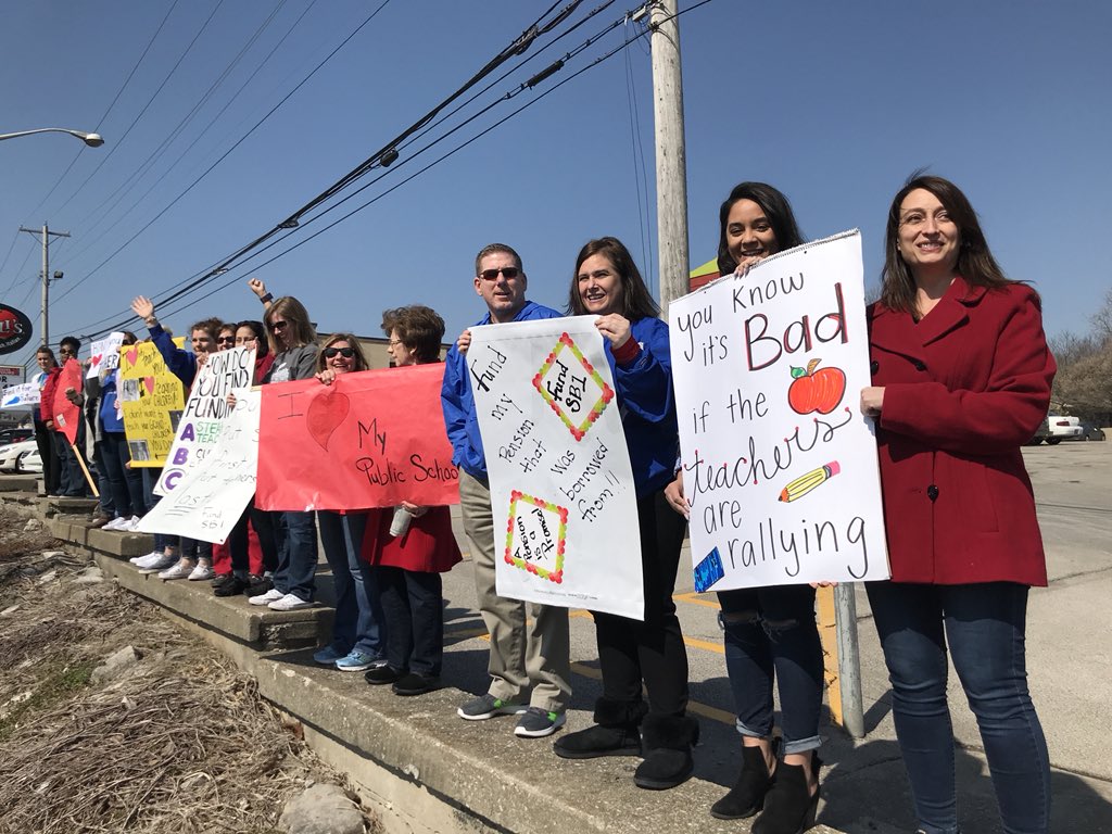 BRKPrincipal's tweet photo. Breckinridge Teachers taking a stand @FCPSKY #fcpskyilovemypublicschool https://t.co/7o3oJ3Qvom