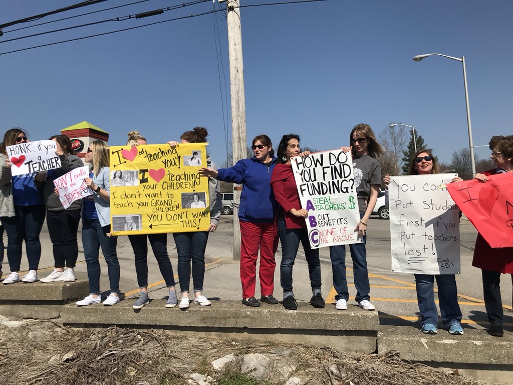 BRKPrincipal's tweet photo. Breckinridge Teachers taking a stand @FCPSKY #fcpskyilovemypublicschool https://t.co/7o3oJ3Qvom