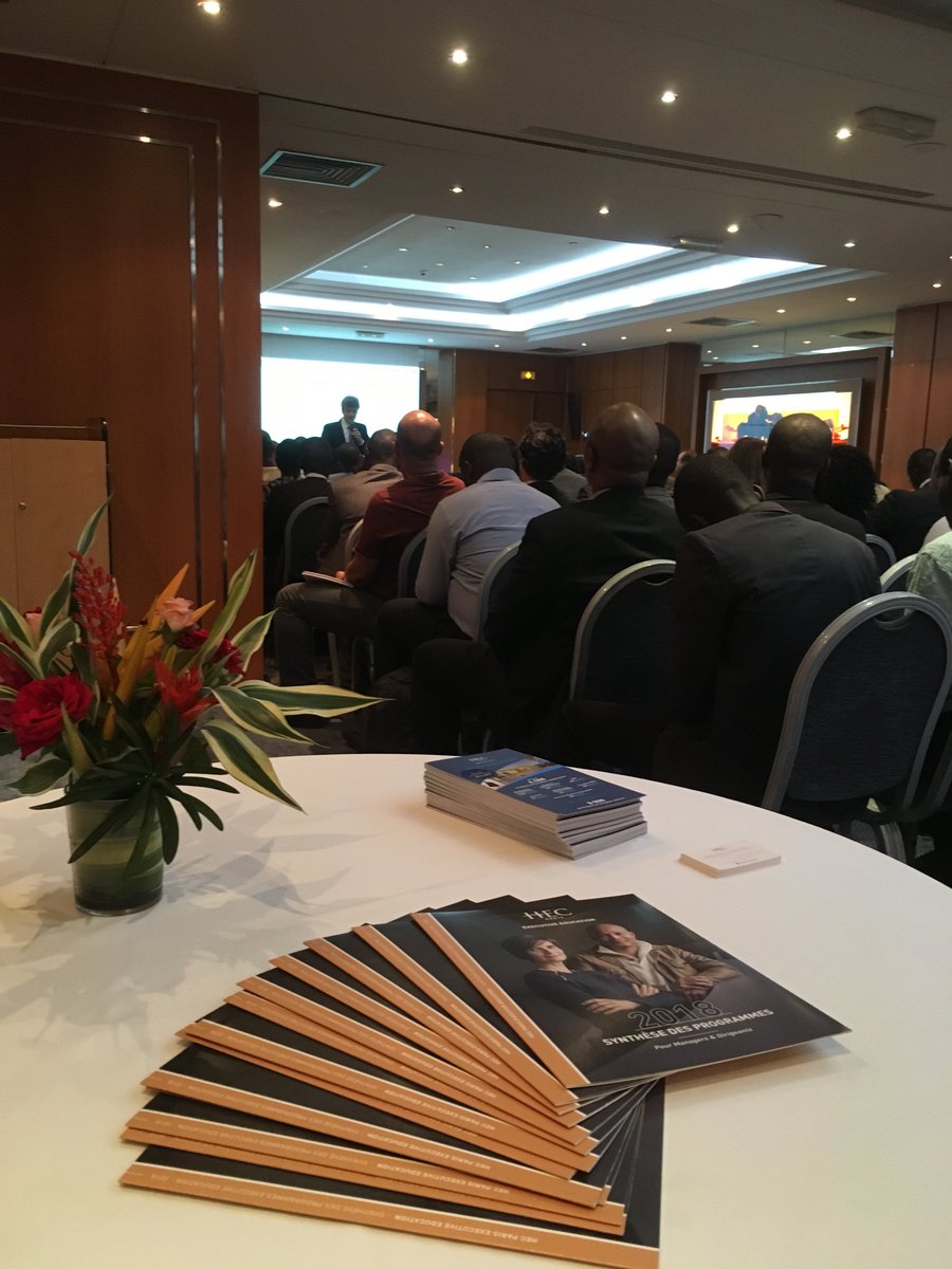 MagdaRawecka's tweet photo. .#HECMasterClass : Comment transformer vos #clients en #ambassadeurs ? #Masterclass du #HECProf Bertrand Moingeon à #Abidjan #CustomerExperience @HECParisExecEd https://t.co/8cNMnrDZNt