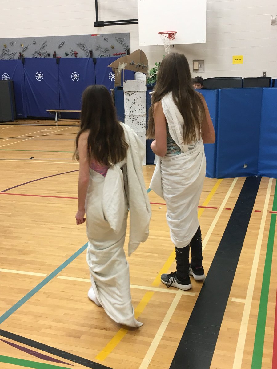 MAKSchoolEPSB's tweet photo. Our gym has been transformed into Ancient Athens! #InquiryAtItsFinest #AncientAthens #Grade6Experts #ItsNotAToga #ItsAChiton https://t.co/ll28bX59w1
