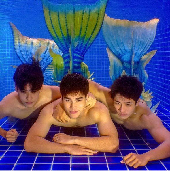 YukiazuFansub's tweet photo. [ THAI-DRAMA /SEREIA ]

Está vindo por aí um dorama tailândes "MisterMerman" sobre sereia :o
😍💕 

#MisterMermanแฟนฉันเป็นเงือก #ช่อง33 #Ch3Thailand #mistermerman #แฟนฉันเป็นเงือก #mrmerman #mermaid #mermanboy #sereias #tritão https://t.co/acxrFtvaVG
