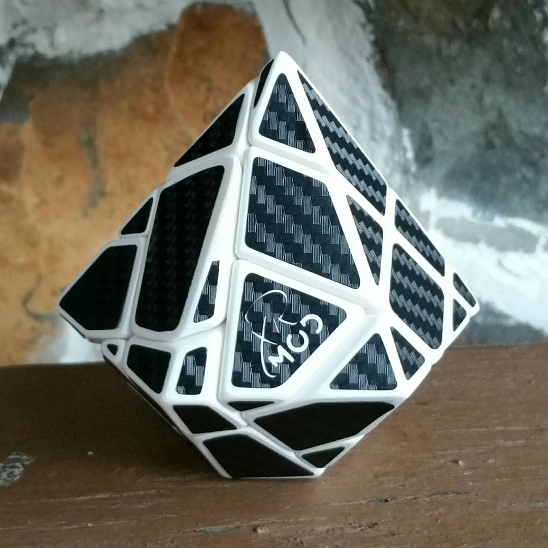 XR_Mods's tweet photo. Ghost diamante con stickers de fibra de carbono. Pronto subire otra version aun mas chula https://t.co/kNmK6OVxdC