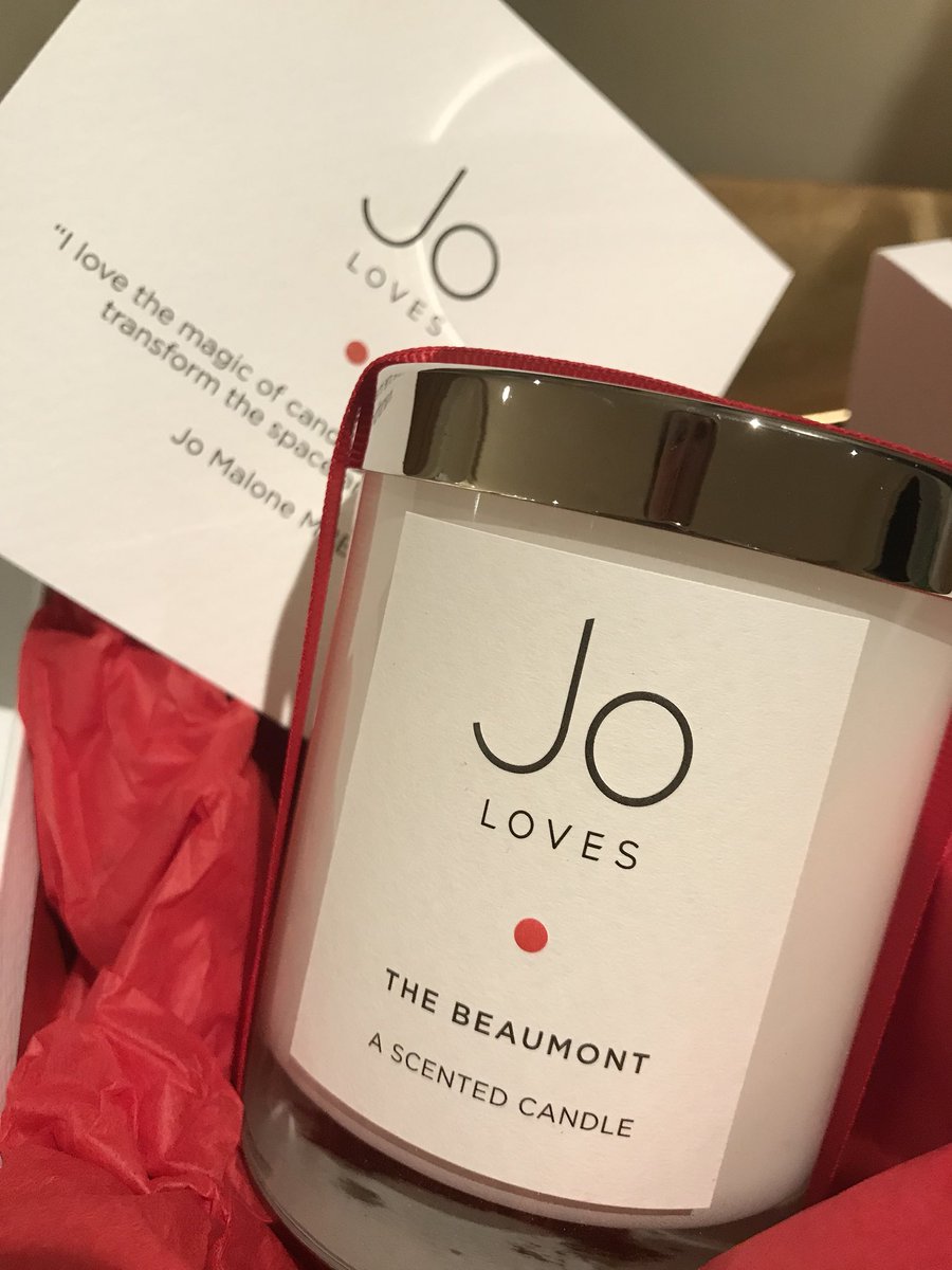 Of course she does 🔴 who wouldn’t ☺️ @JoMaloneMBE