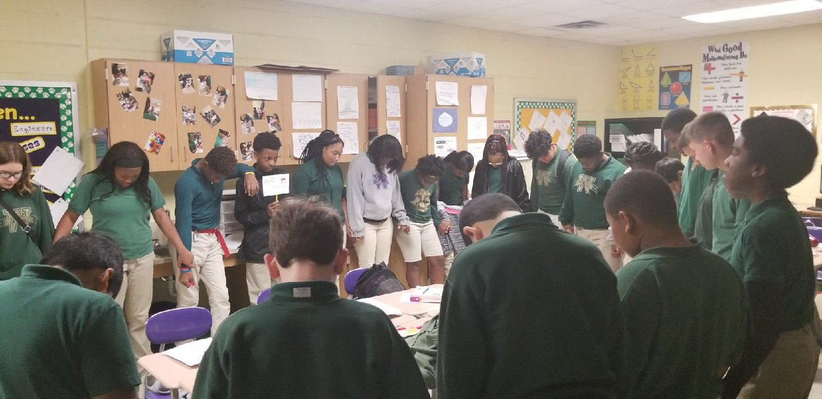 ECWPRIDE's tweet image. Our students stand in unison with Marjory Stoneman Douglas High School. #ECWPride #TheyPrayedForThoseLost&amp;amp;TheirFamilies