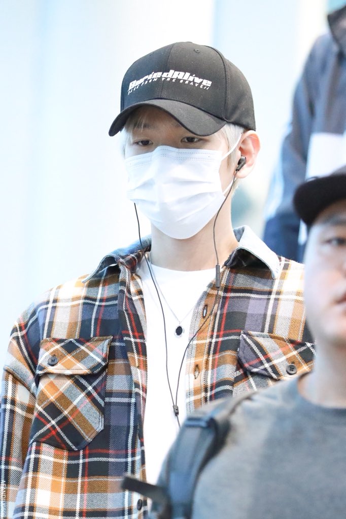 AFANDIU0506's tweet photo. 20180315&amp;0316 HQ
 #백현 #BAEKHYUN

💛 https://t.co/9VEOEBE4Za