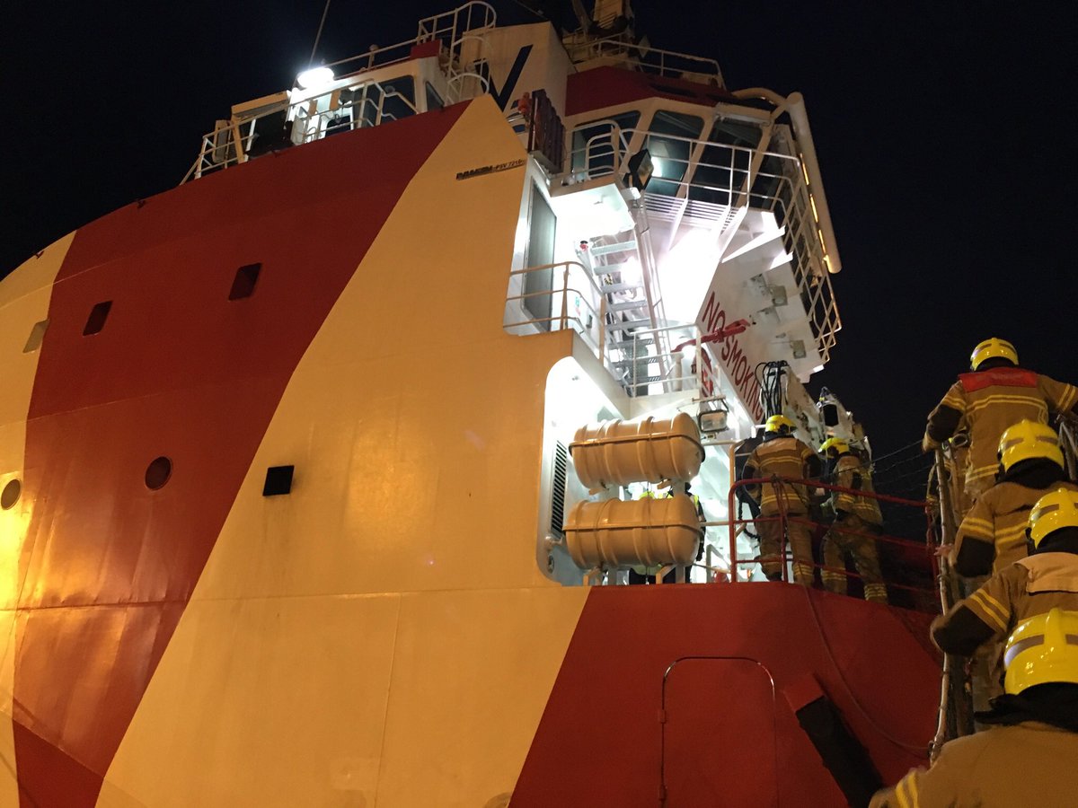 RuudBraaksma's tweet photo. Vanavond bezoek aan een schip met de bevelvoerders opleiding.@vrnhn https://t.co/6SXVFNW0hR