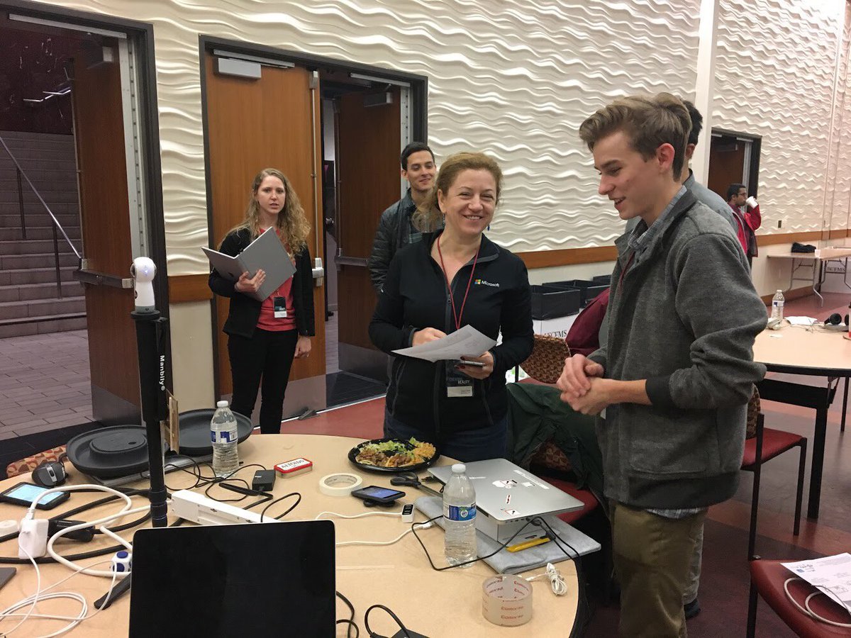 westonbdev's tweet image. Thank you everyone at the #creatingreality hackathon at @USC! I met so many cool people with amazing projects. Can&apos;t till next year!