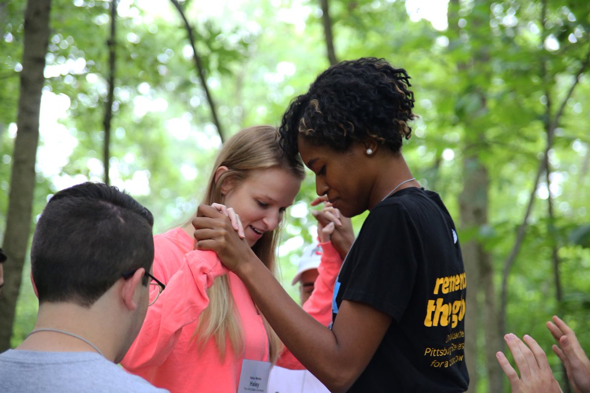 LeaderShapeOSU's tweet photo. Teamwork and trust are essential to becoming a great leader. Learn to support your team over team building exercises at The 2018 LeaderShape Institute! Apply today to participate at https://t.co/cU8te5ugaS https://t.co/7MARAGUZZ9