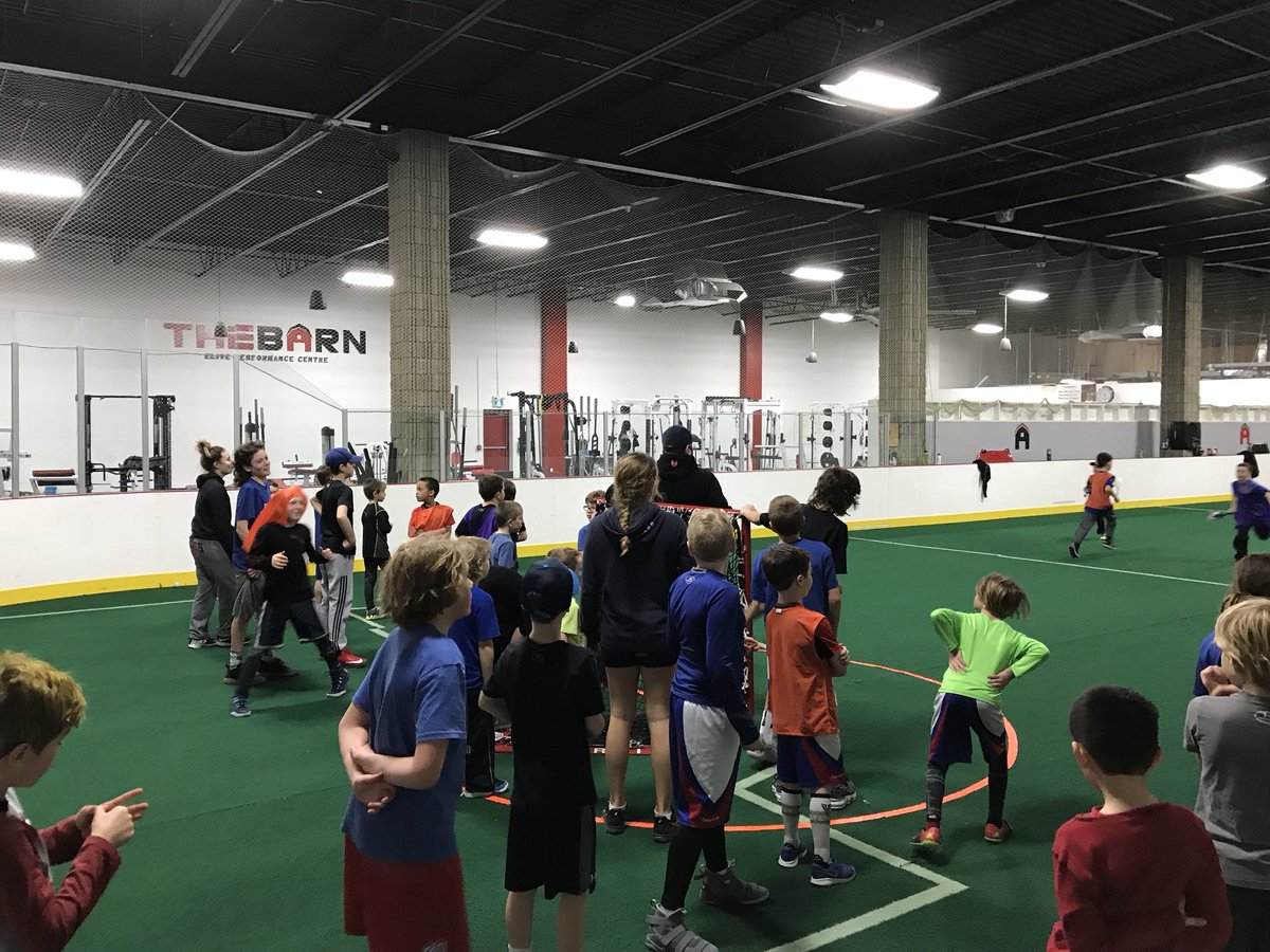 TheBarnEPC's tweet image. March Break Camp Day 4... 
Players were digging in today! Hockey and LAX even joined up on the turf for a session.  On the ice, Team 2 takes home the Cup! 🏆
@hightempohocky @TheBarnEPC 
#QuicknessTraining #Turf #SmallAreaGames #4v4
