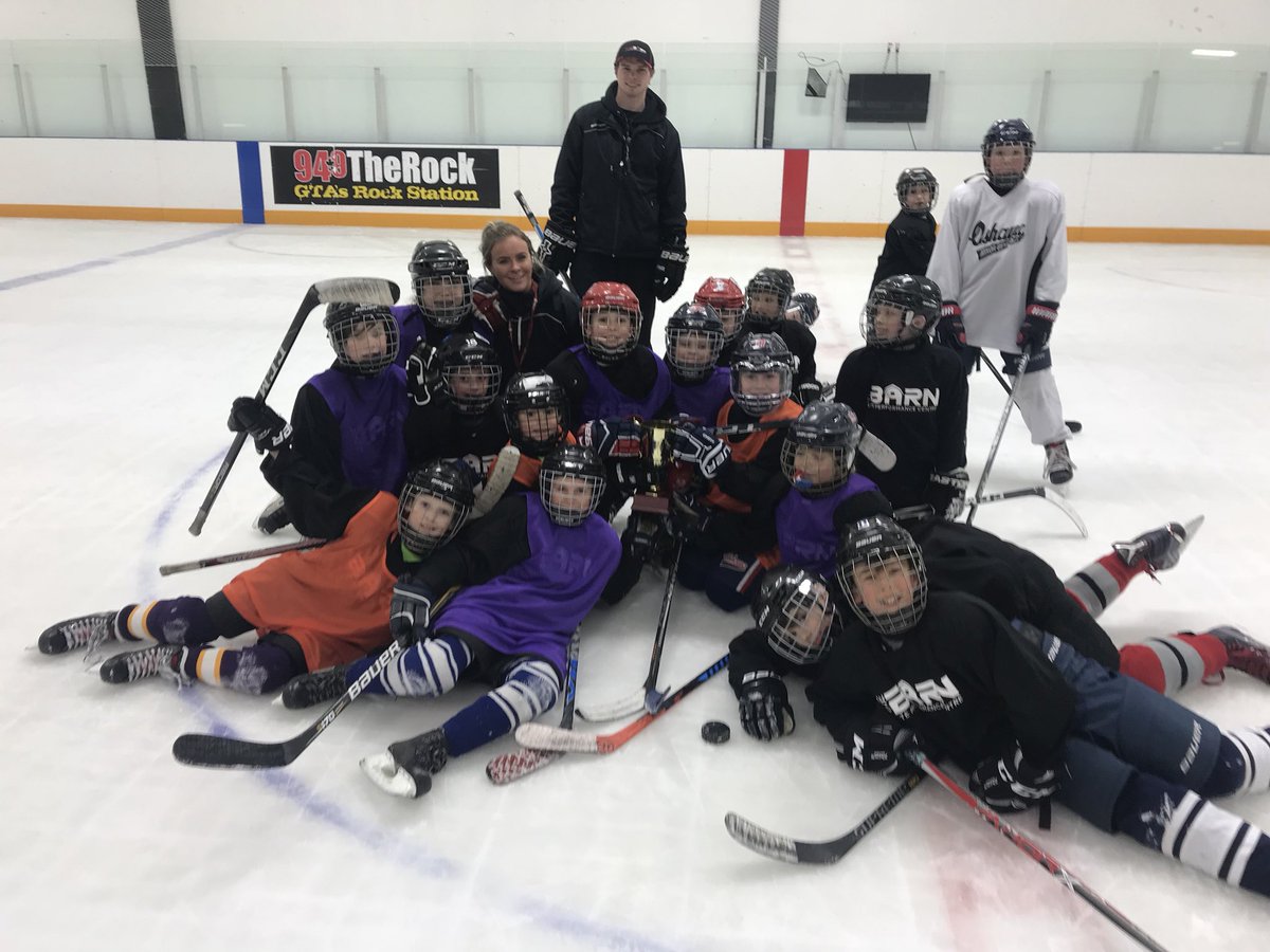 TheBarnEPC's tweet image. March Break Camp Day 4... 
Players were digging in today! Hockey and LAX even joined up on the turf for a session.  On the ice, Team 2 takes home the Cup! 🏆
@hightempohocky @TheBarnEPC 
#QuicknessTraining #Turf #SmallAreaGames #4v4