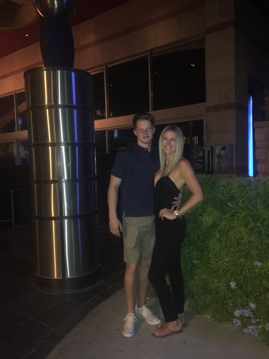 _josh_waker's tweet photo. HAPPY BIRTHDAY to my Queen👑 I can’t imagine what high school would be like without you. I love you, have an amazing day 🌹❤️😘 @calliehigley https://t.co/Mlu1ZOmaq0