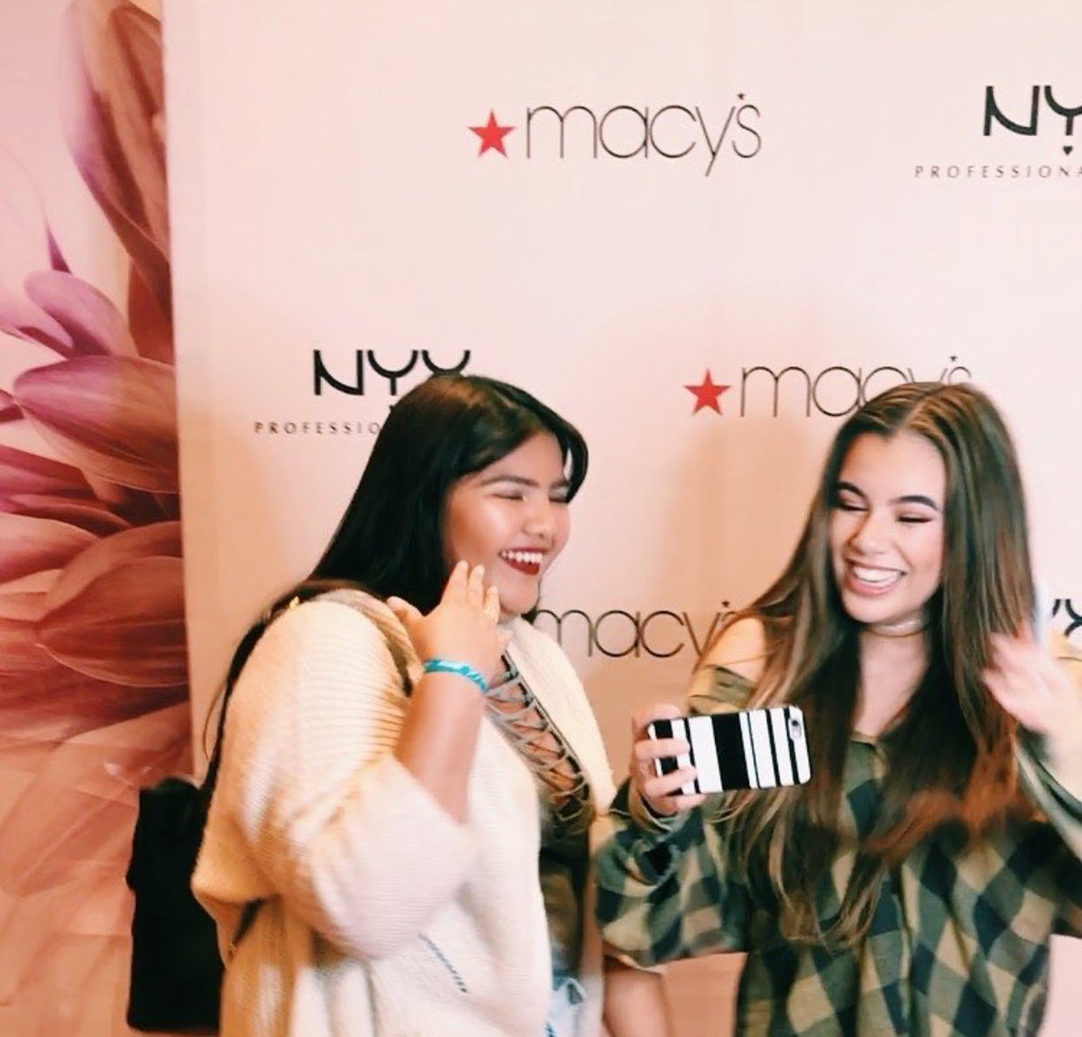 GeronimoLesley's tweet photo. Iโm so MF excited๐ that @AdelaineMorin is coming back to the bay Iโm so ready to meet her for the 2nd time hope she remembers me probably lol itโs ok ๐๐ #sanjosemeetup https://t.co/8Mlmn44zL8