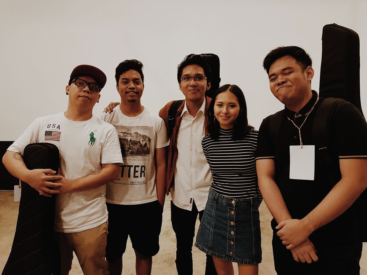 shutterlifeband's tweet photo. Congratulations @clarabeninmusic for a succesful MV launch!

#CBParallelUniverse
#CBParaSaSining https://t.co/1AGv1jzwZ3