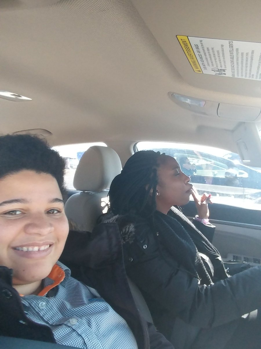 Sydney Holstad tweet media