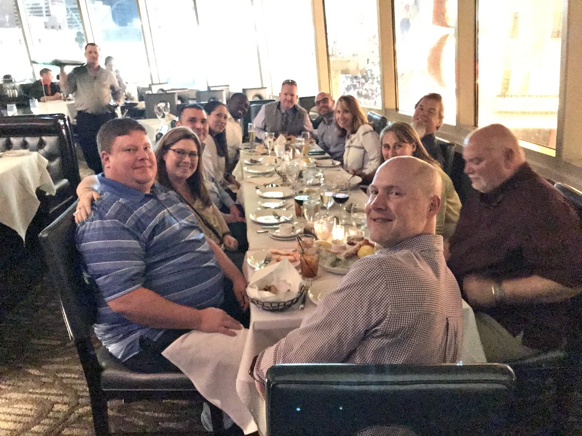 jxk867's tweet photo. Two incredible Team Dinners with my Boss and Talented Teammates of D228. #CommittedPigs #NoPayneNo Gain #MandatoryFun @melaniepayneTHD @depotgurl88 @BabyBoi1977 @Aaron____Martin @jermeybotkin @BreedloveShawna @ericbernal01 @Pitmastery @mike_balentine @sm6808 @destrella5 https://t.co/00ZQDJf8gO
