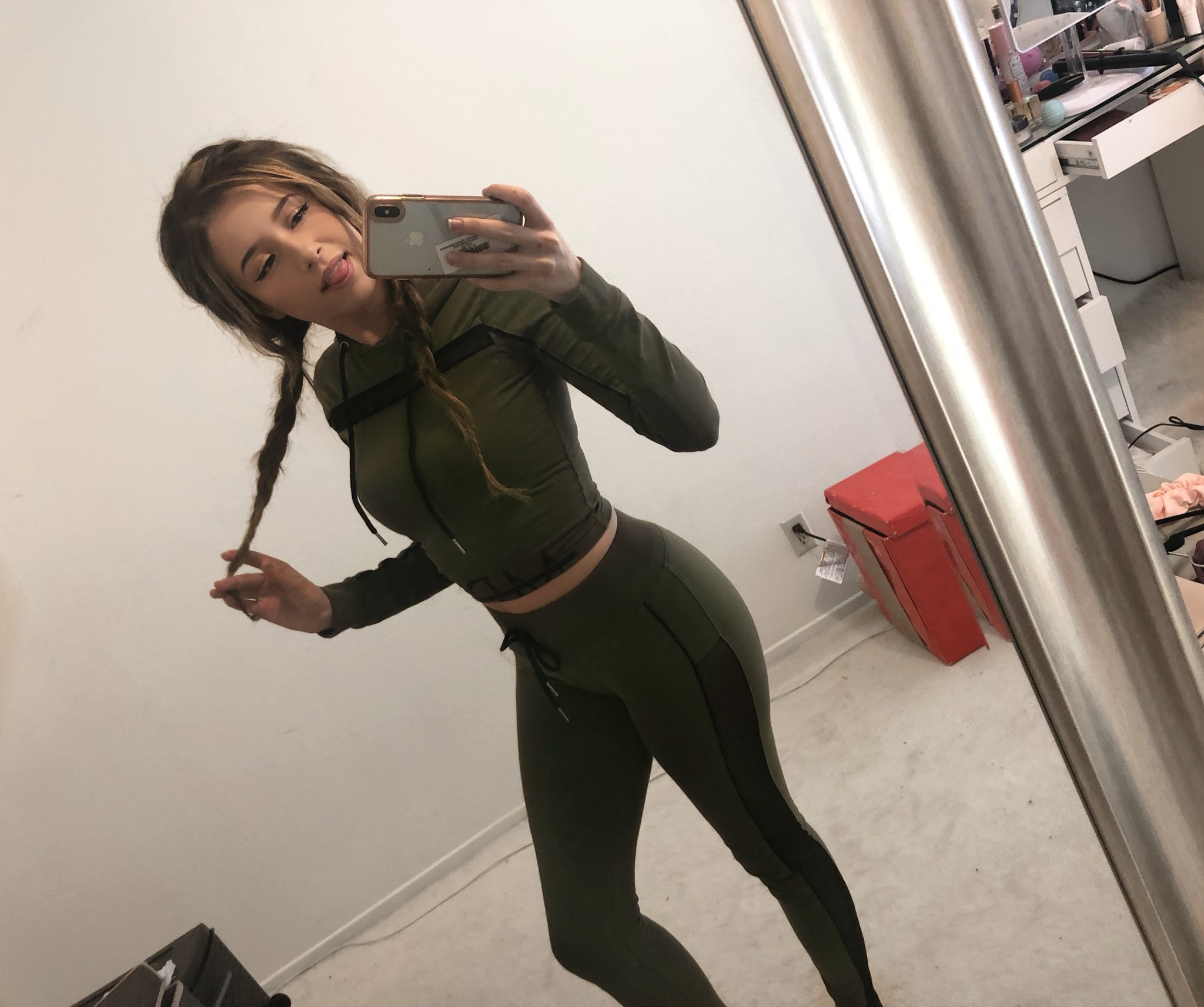 pokimane ❤ on Twitter.