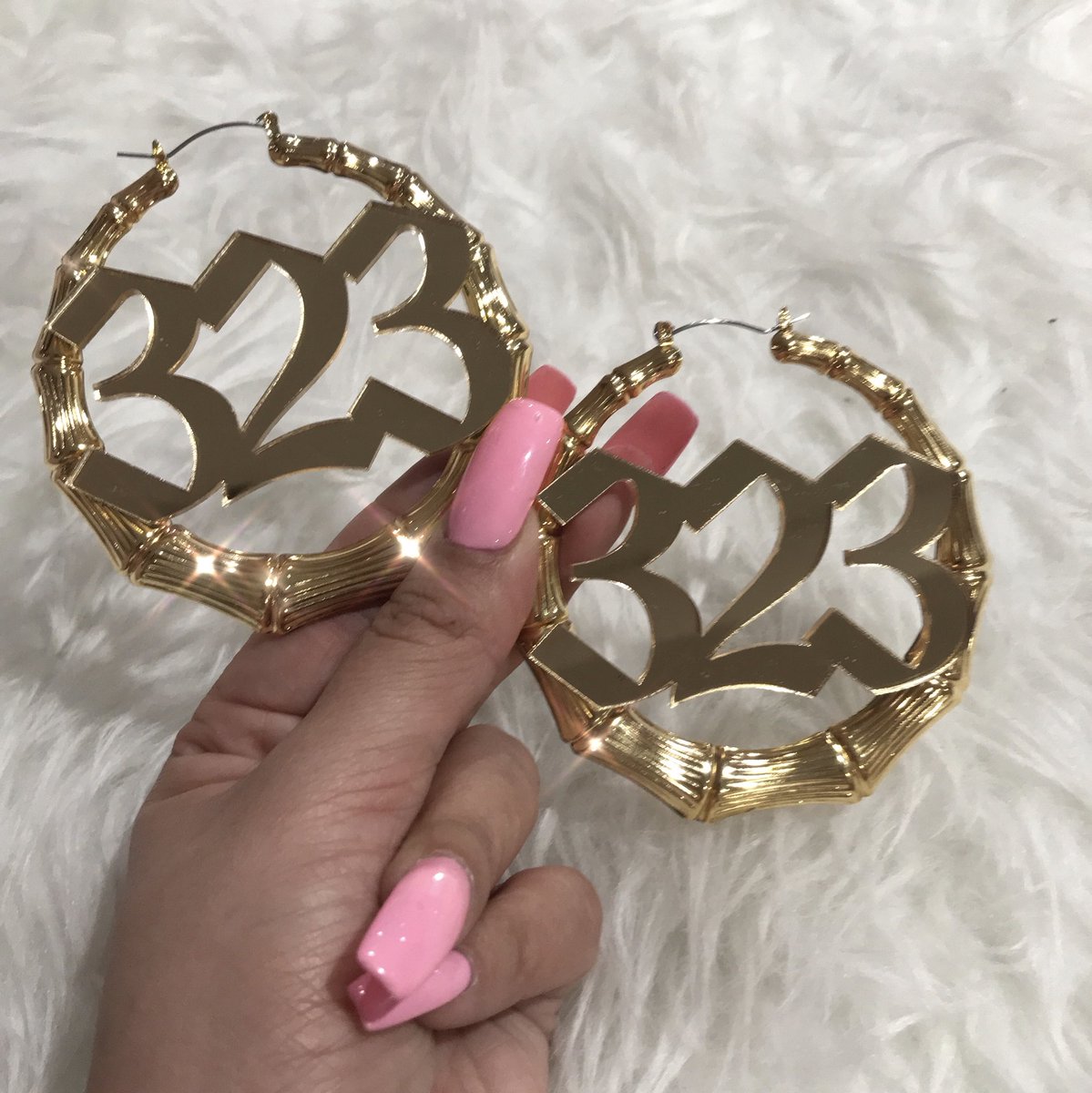 BellaDonaLA's tweet photo. ☎️☎️ REP YA CITY ☎️☎️ all hoops customizable to your area code!! DROPS FRI 9AM ✨ https://t.co/LGsPNtDvej https://t.co/0hDeMkKFpR