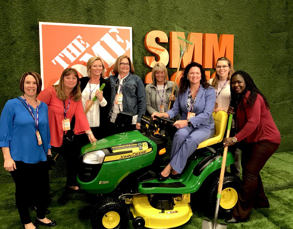 The Mighty Midwest is Present!!! #SMM2018 <a href="/HouleHeather/">HeatherHouleTHD</a> <a href="/JulieGiattino/">Julie Giattino</a> @l_linville <a href="/jody_delicato/">Jody Delicato</a> @rrowgo