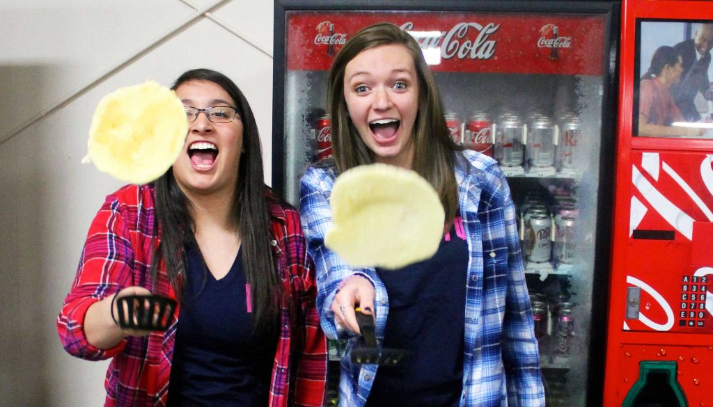 Dinner plans ✔️ <a href="/UNKGammaPhiBeta/">UNK Gamma Phi Beta</a> Pancake Feed tonight at the <a href="/buffalocofair/">BuffaloCoFairgrounds</a> Extension Center 🥞  5-9pm #UNK ow.ly/uVy130iYoLL