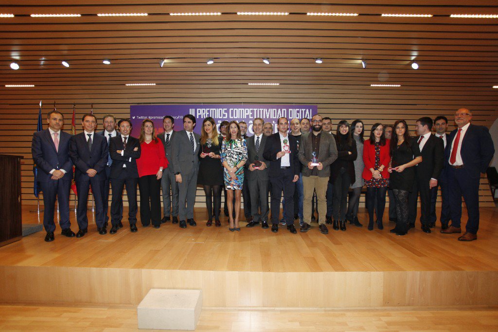 cyleconomica's tweet photo. .@CuatroRayas, Mejor Empresa en Medios Sociales en los #premiosdigitalescyl18 https://t.co/iAdiVQUwGi @profesor10mates @Michelin @Fsanchidr @VoroMarketing @conetic @proconsi @aeiciberseg @mirandaempresas
@AitanaHernandoR @grupohermi @cesarmiguelc @AETICAL @Castillatermal @jcyl https://t.co/DAMHWLo1bL