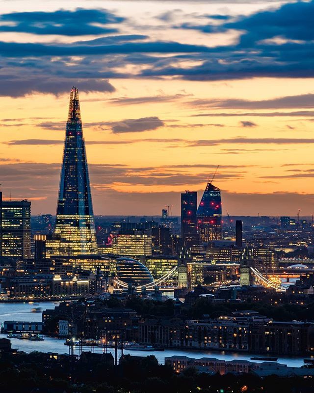visitlondon's tweet photo. Good night London, and happy weekend! 🎉

[@jhi_london] https://t.co/HWyjrgW8sK