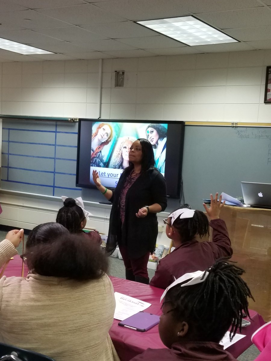 sukaratana_lcss's tweet photo. Mrs. Rocker inspiring our Spirit Squad &amp; moms this morning! Turning flaws into positivity! @crocker_lcss @1973Chance https://t.co/xsYfYgO5So