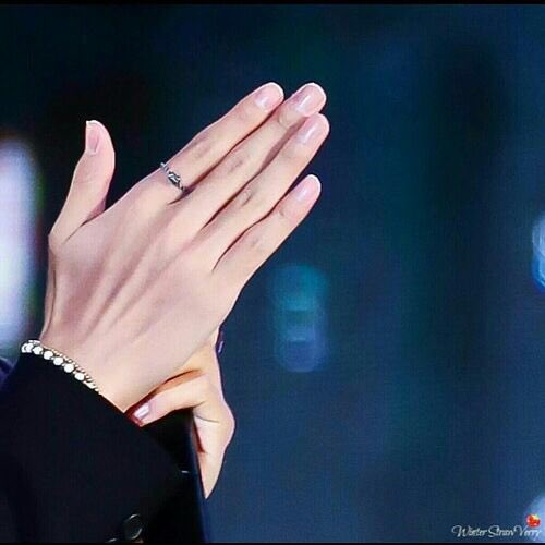 vminwthluv's tweet photo. Kim Taehyung hands appreciation tweet https://t.co/UZoYs9PS0O