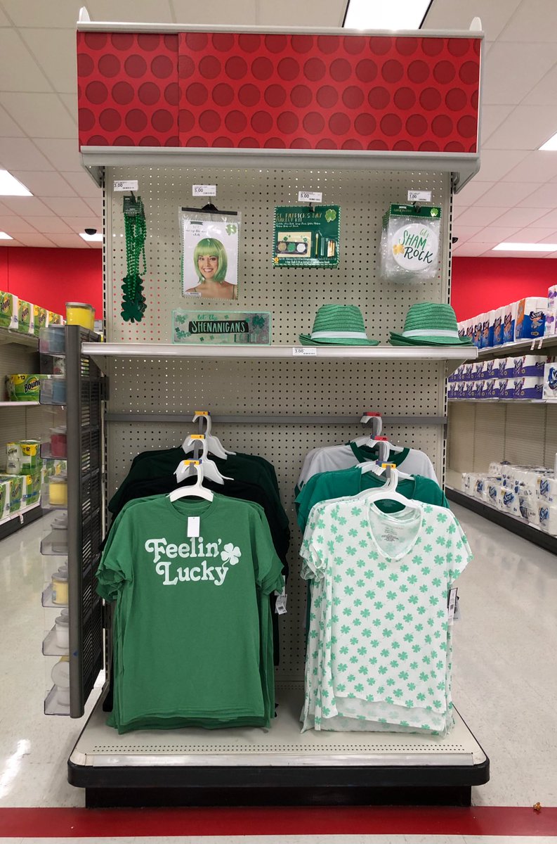 You’re in luck! 🍀 #T0362 has an egg-cellent selection of holiday essentials for your festivities! 😉🤗