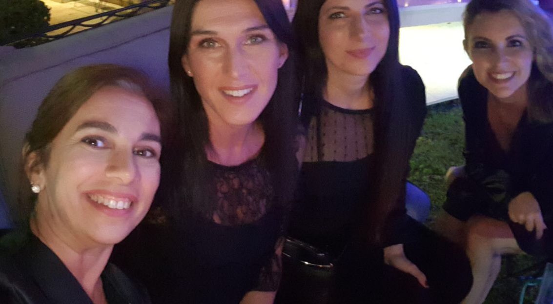 carohcufre's tweet photo. Mujeres #tecno en el #SamsungCircuits @_rosabrava @Ladob @cinperazo 🌸💪 https://t.co/yEGuCaqWYd