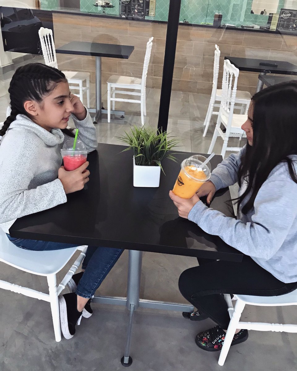 peccatolm's tweet photo. Prueba los nuevos Frappes que tenemos para ti !!! 🤤🙈
‘
‘•Mango • Fresa • Ferrero • Oreo • Caramelo • Mocha • Latte • Chai • Matcha • Taro
#peccatolm #peccalovers #iceroll #icecreamroll #frappe #cheesepop #brownie #cookiesandwich #lutin #paylimon #chai #matcha https://t.co/jK443SLRBw