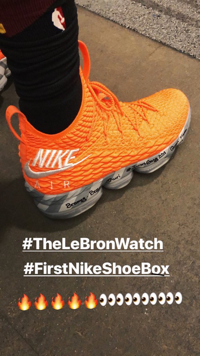 brkicks's tweet photo. #LeBronWatch tonight @KingJames https://t.co/8oRwabfsWj
