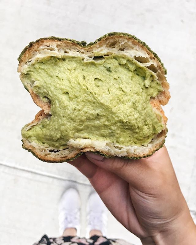 ZenfulMatcha's tweet photo. Cream puff or dream puff? 🤤✨
.
📷 @feedmeimei
.
Want to create your own zen? Try our Ultra Premium Green Tea today. Link in bio! 🍃 💚 😊
.
.
.
.
#zenfulmatcha #bemorezen #zen #matcha #抹茶 #tea #teattime #healthyliving #superfood #instafood #foodstagr… https://t.co/JYHzjnLdxb https://t.co/17bFPJjUDP