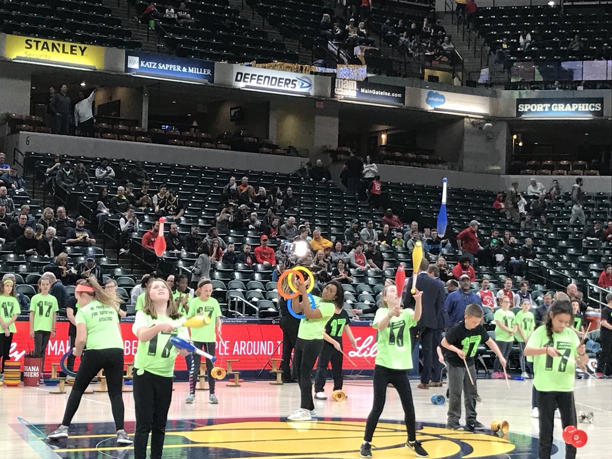 CrossroadsKLAB's tweet photo. Juggling Masters Season 17 officially ended tonight by rocking the @Pacers faithful at Bankers Life Fieldhouse!!! Thanks for creating memories with us!! @Brownsburg_CSC #jugglingmasters #physed https://t.co/ErRZy3SQQq