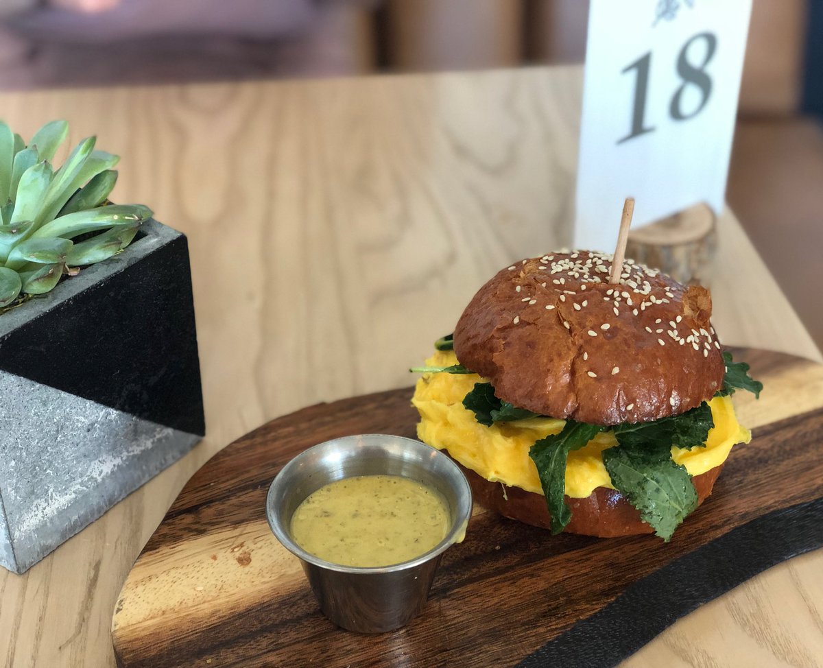 mikehenryjr's tweet image. The Classic BEK at #junipertableps in the #kimpton #rowanpalmsprings is amazing. You need to eat there if you are in #palmsprings. #Yum #travel #greatfood