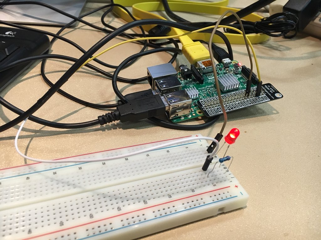 CodeWithCoria's tweet photo. Excellent time today learning how to interface with @Raspberry_Pi devices. Thanks @baynesheidi @kyleJwilke #cue18 #wearecue https://t.co/x8EBlBbyMG