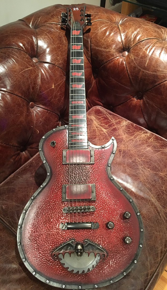 damiggs's tweet photo. W.A.S.P #guitar #guitarist #dougblair @Hutchguitars #espguitar #customgutar #guitarporn #reidolized #ci25 #crimsonidol https://t.co/U4uDUBmlCa