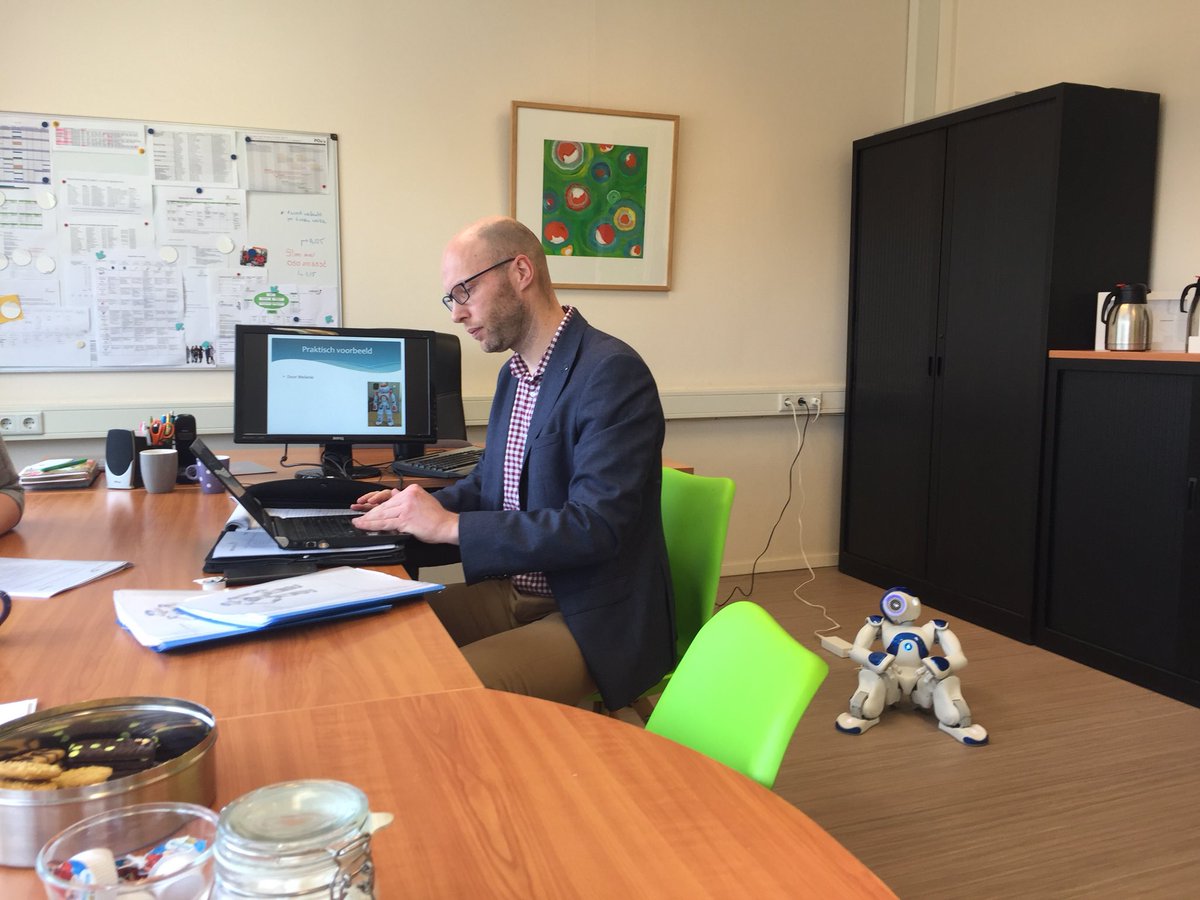 LessonStudyNL's tweet photo. Kick off meeting new project #lessonstudy working with Eddy the Robot 😂 at Catent schools! https://t.co/OaAW6iPqrS