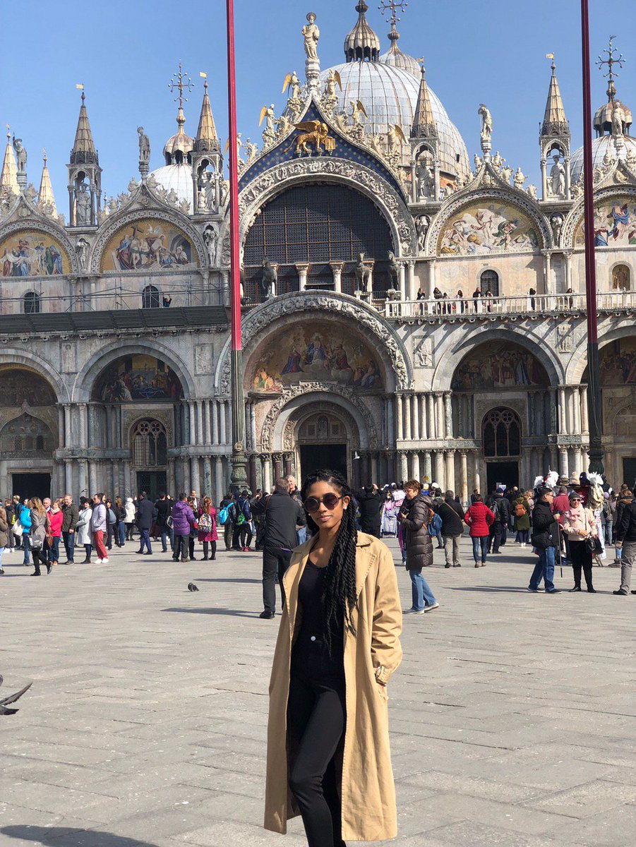DCHamptonParent's tweet photo. MORE 2018 SPRING BREAK MEMORIES:  Amber J poses in front of St. Mark's Basilica in Venice, Italy. https://t.co/S1x7s16Gfj