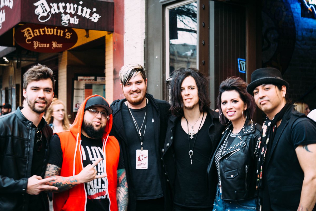the_regimes's tweet photo. What an incredible couple days we had in Austin! Two, back to back, incredible shows at The Handlebar & Chuggin’ Monkey with @CoreMedia & @DefiantArtistSA! Thanks for the great hangs during the week of SXSW Austin. 🤘🏼 #gandhisgun #thechangesweface https://t.co/CJnqqWyxY4