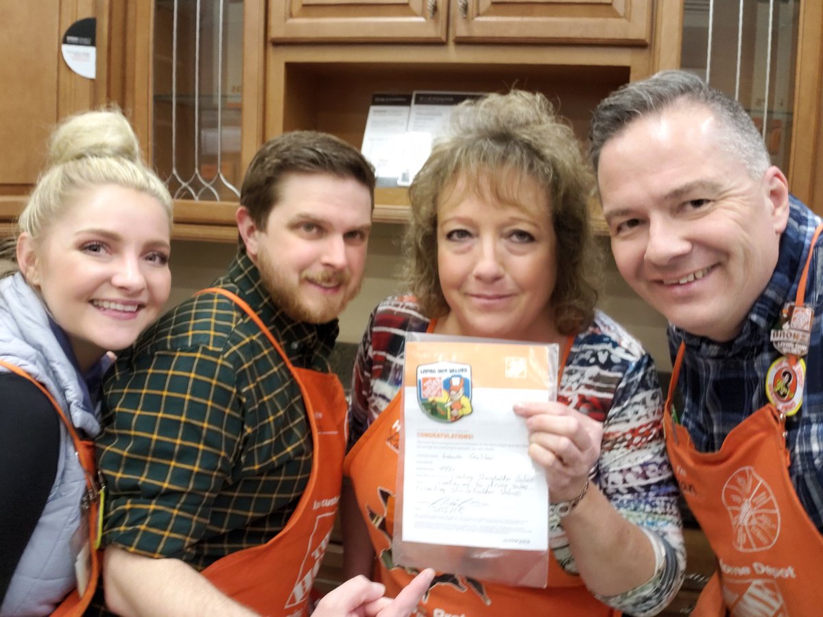 Great job Laura in D70 for continuing to create shareholder value.  #FABULOUS4421 #drivingd53 @AmandaBaxter85 @kp20mu