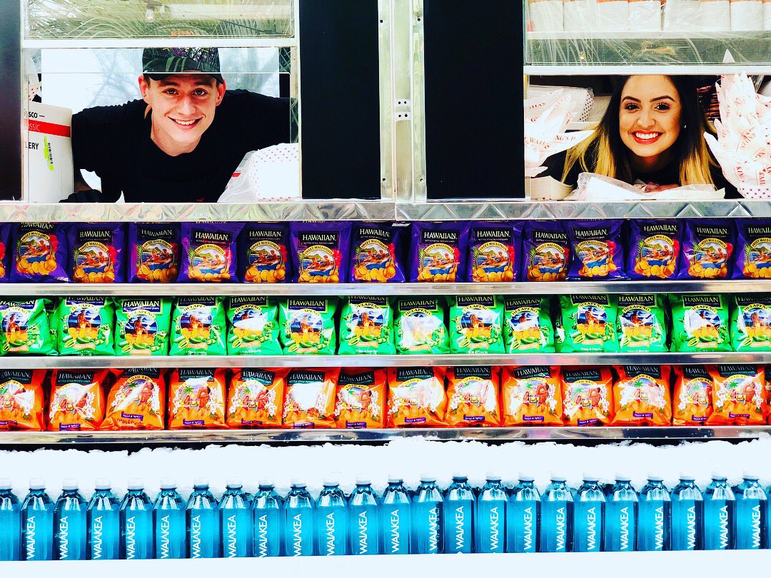 SnappySnacks's tweet image. Mahalo from Austin, Texas!  @kingshawaiian is spreading lots of love and aloha spirit in #ATX 🌺 all weekend at Rachael Ray's Feedback House! If you have a VIP Wristband make sure to stop by! You don't want to miss out! @kingshawaiian

#rrfeedbackhouse #kingshawaiian