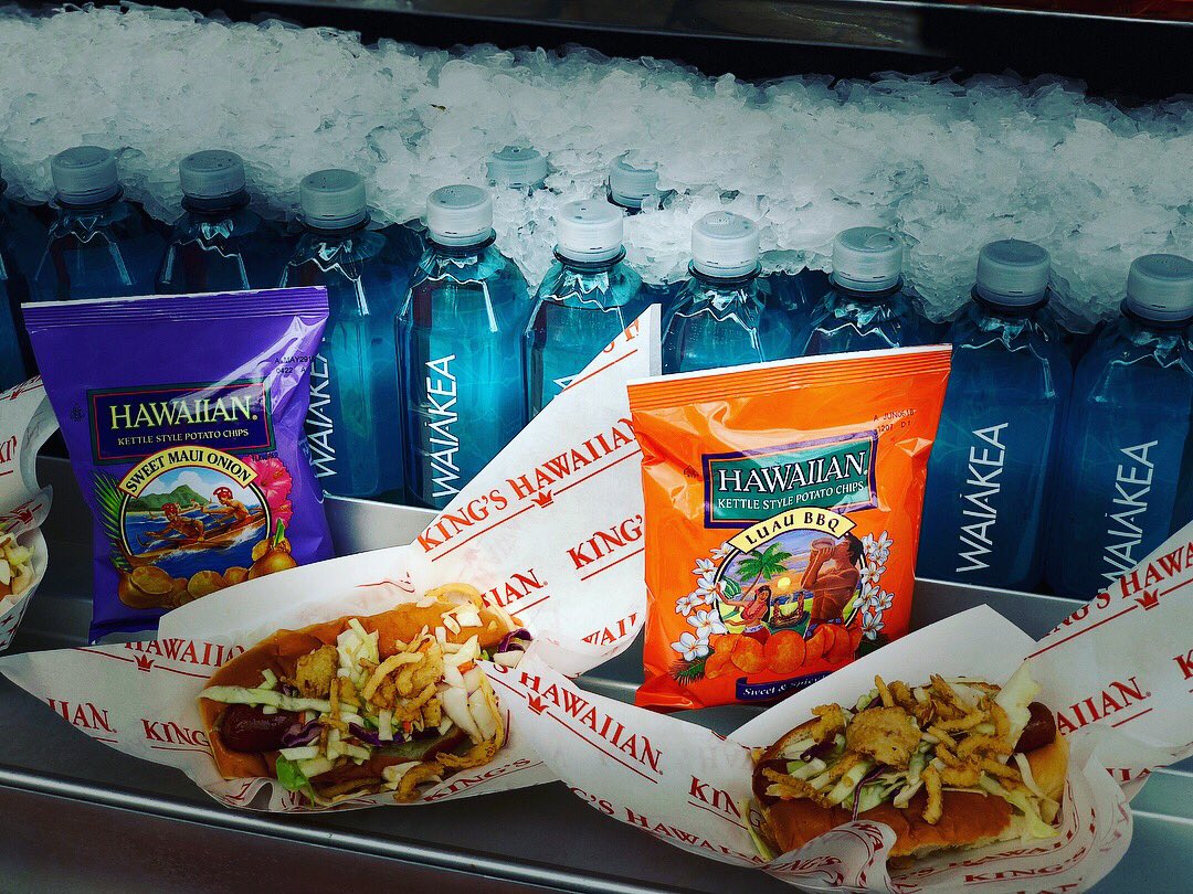 SnappySnacks's tweet image. Mahalo from Austin, Texas!  @kingshawaiian is spreading lots of love and aloha spirit in #ATX 🌺 all weekend at Rachael Ray's Feedback House! If you have a VIP Wristband make sure to stop by! You don't want to miss out! @kingshawaiian

#rrfeedbackhouse #kingshawaiian