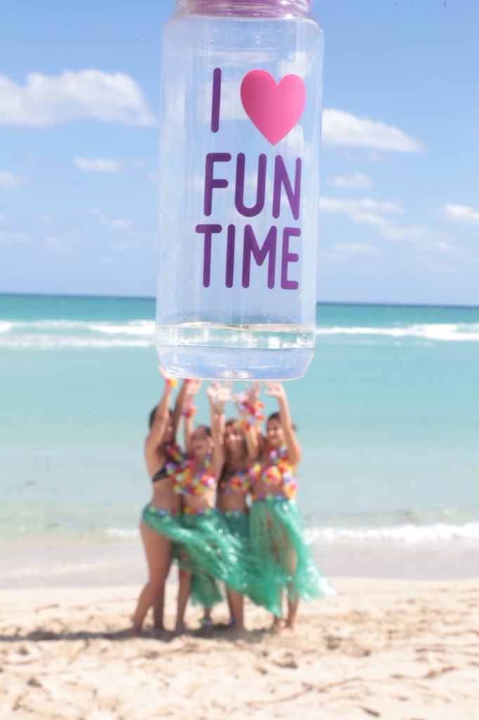 Funtime15's tweet image. Aunque empiecen a venir días más fríos, ¡tomen agua a full! ¡Tienen que estar con todas las pilas para vivir #FunTimeJulio2018 ! #FunTimeTips