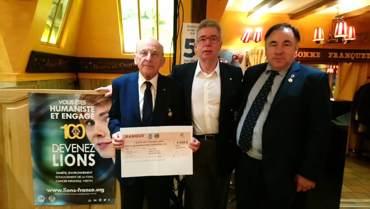 LionsClubPHK's tweet photo. Grâce aux clubs des Zones 21, 22 et 23 du District de Paris nous remettons ce soir un chèque de 4.050 € au profit de la Fondation Internationale des #lionsclubs #LCIF50 @LionsFRANCE @lionsclubs https://t.co/9XY03NlOA5