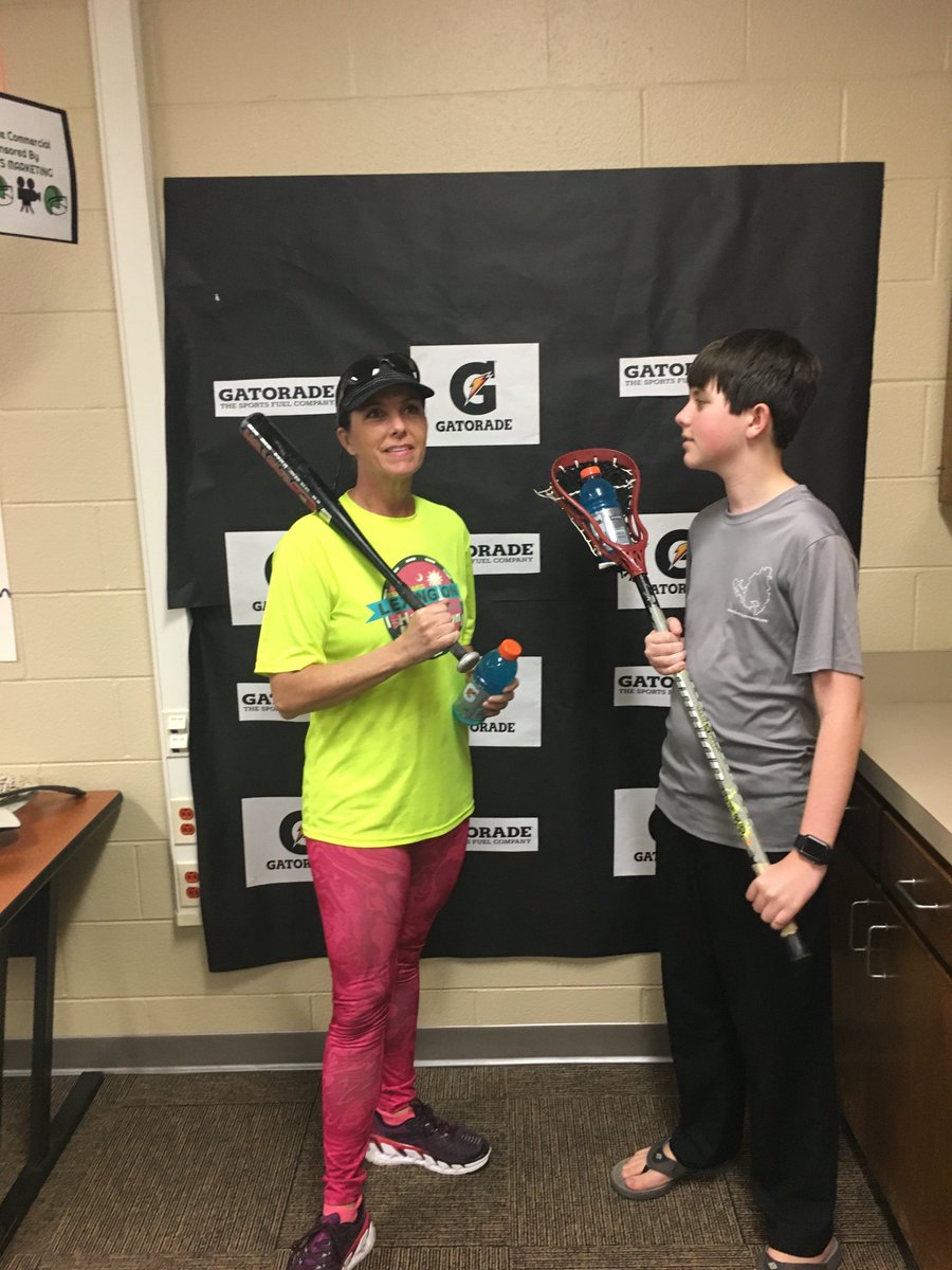 LexTechCenter's tweet photo. How well do you know your logos?Fun in Marketing @ #LTCCareerFestival! #Fashion #SportsPromotions @LexingtonOne https://t.co/asRAIZTLHt