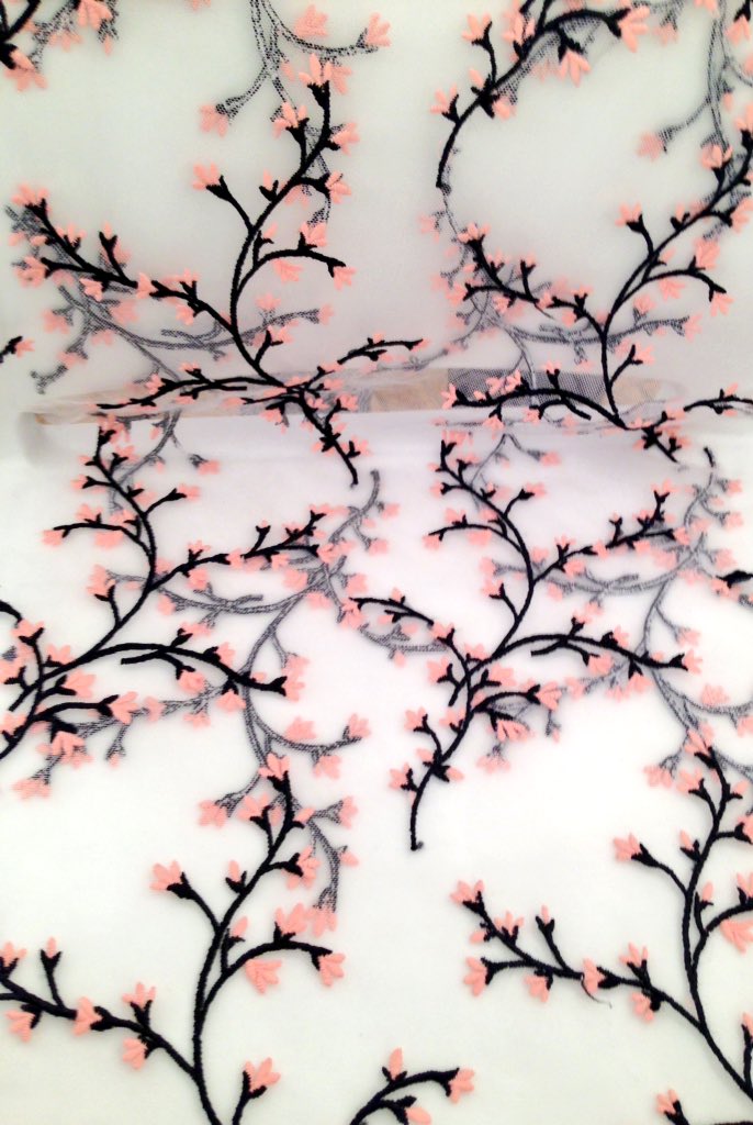 goldentoth's tweet image. @Textile_Forum Day 2. of fabrics heaven.💥⚡️✨🌟💙💚 
#textileforum #luxury #fabrics #highfashion #Designers #goldentoth